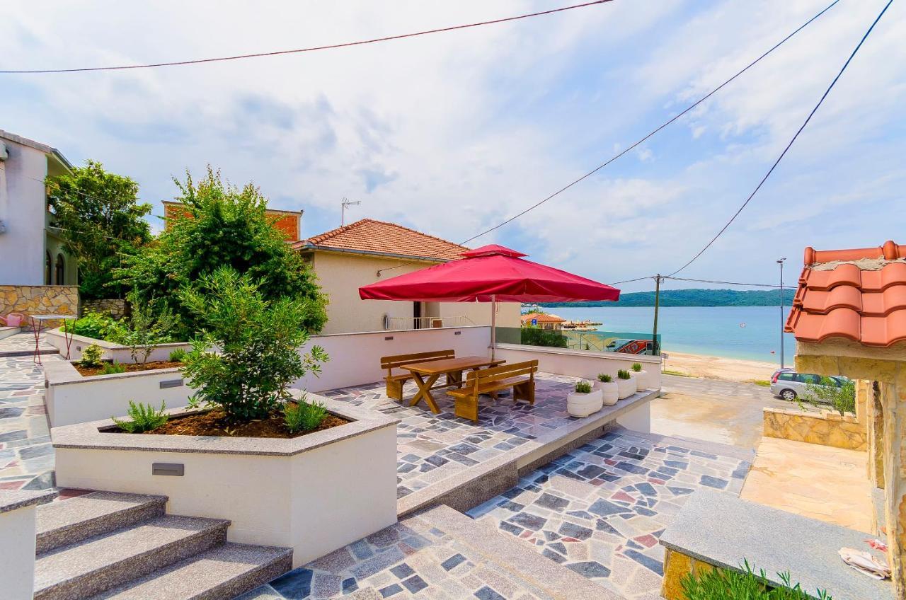 Apartments Karlo Τρογκίρ Εξωτερικό φωτογραφία
